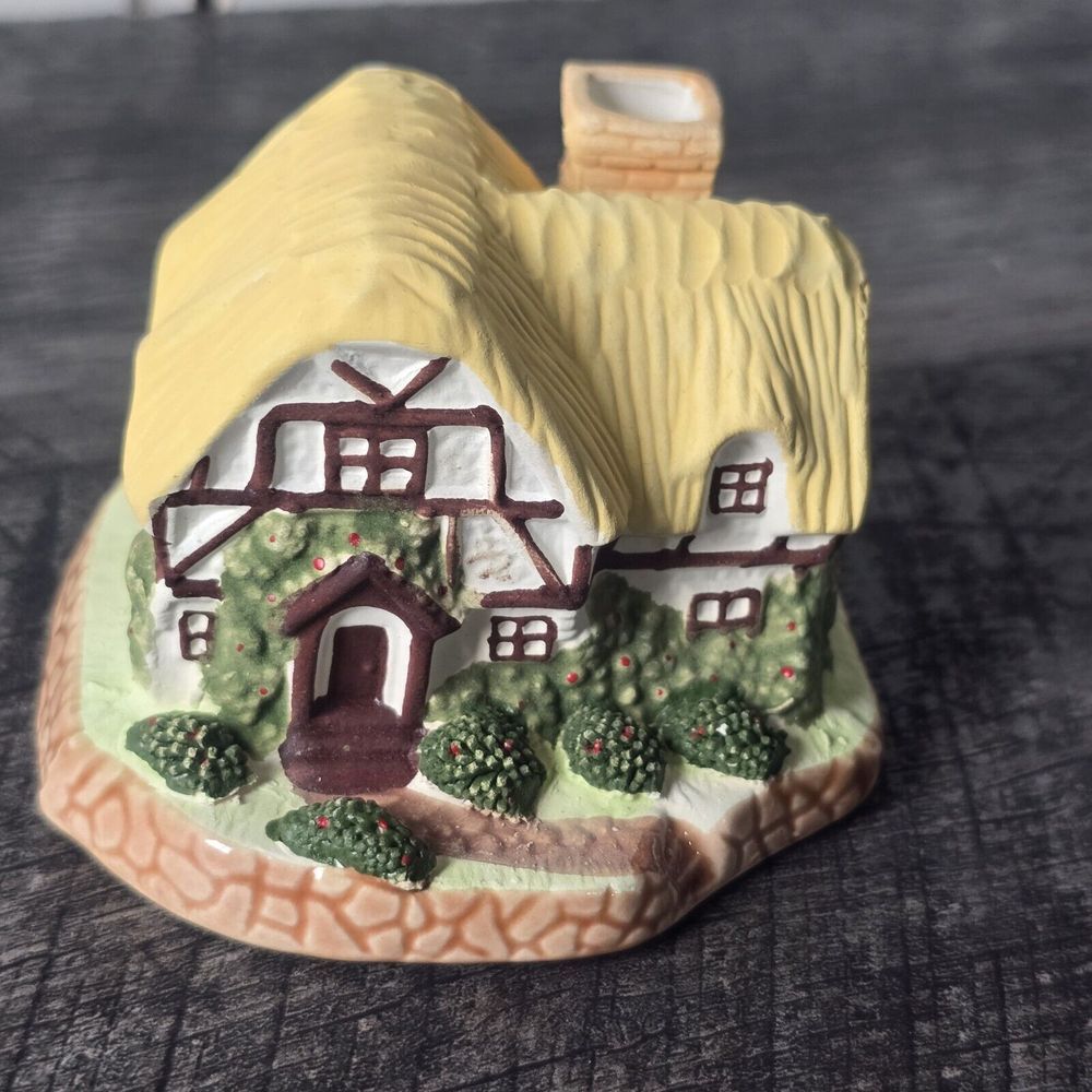Vintage Avon Cottage Fragrance Diffuser‎ 3" x 2" Country House Ceramic Tudor